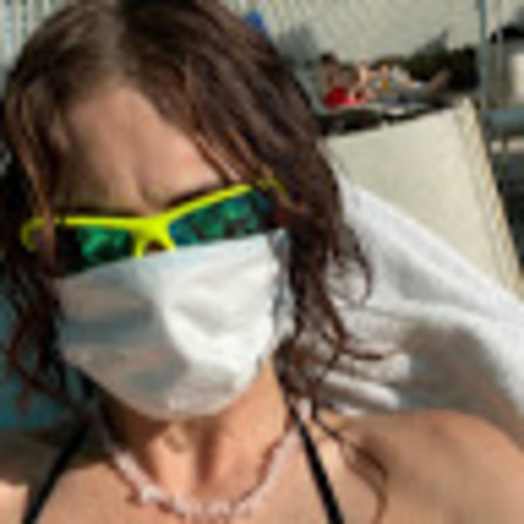 Meet your Posher, Sarah - Picture 1 of 1